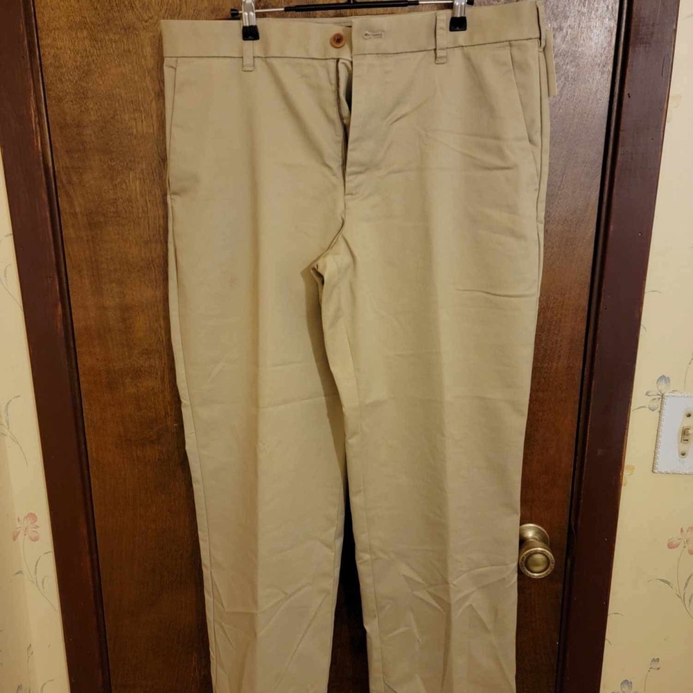 Izod Men's Khaki Chinos